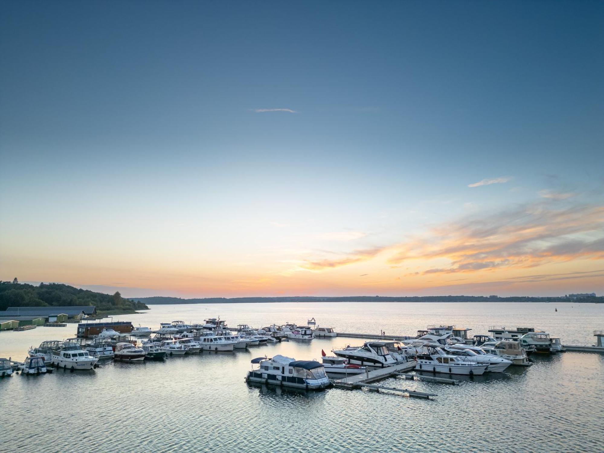 Maremüritz Yachthafen Resort Waren  Exterior foto
